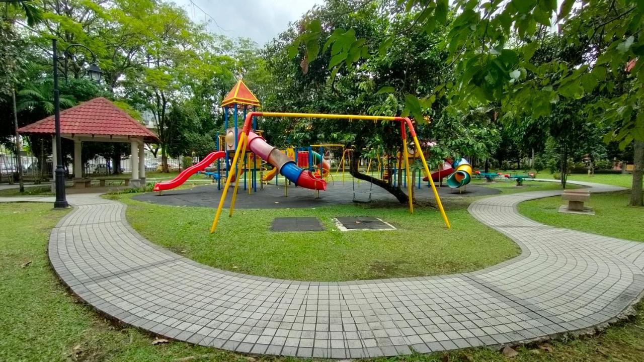 Appartement Cozzzzy Two Next To Axiata Arena, Bukit Jalil